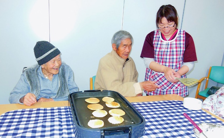 パンケーキを焼いている様子